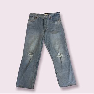 Levi Ribcage Straight Jeans - Light wash with rips in knees